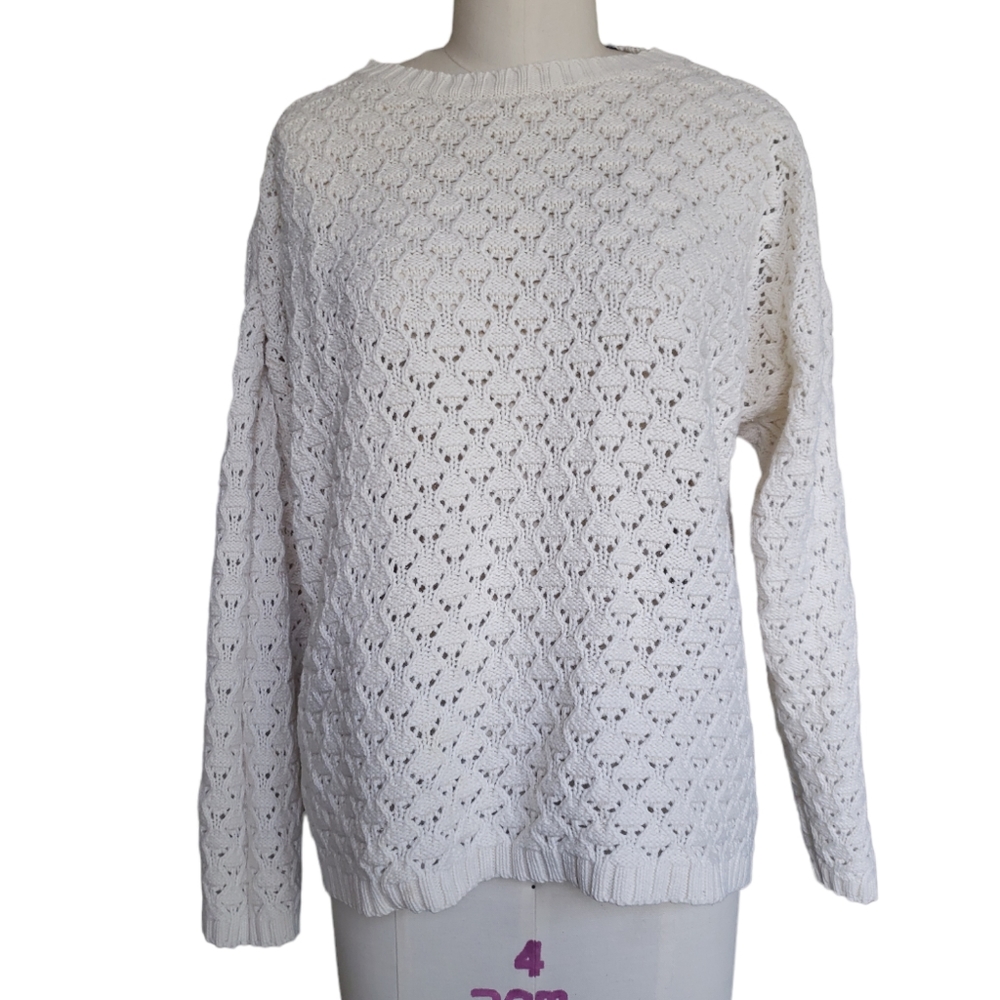 White Gap Pullover Sweater